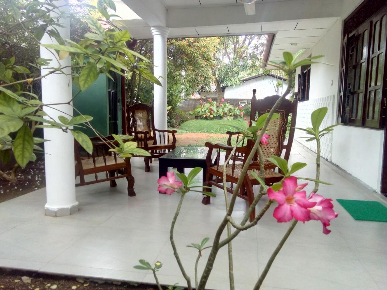 Ceylon Hostel-Galle Unawatuna Exterior photo
